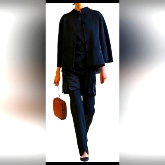 Isaac Mizrahi Black Wool Blend Tweed Jacket size Medium Hidden Buttons - Picture 2 of 5